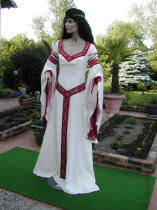 La robe de mariée médiévale de Dame Emilie