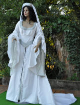 La robe de mariée médiévale de Dame Elodie