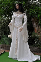 La robe de mariée elfique de Dame Sabrina