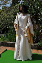 La robe de mariée médiévale de Dame Kerstin