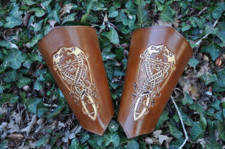 Canons d'avant-bras celtiques en cuir
