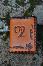 Porte-cartes en cuir, décorations elfiques