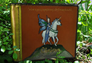 Couverture de livre d'or, fée à cheval
