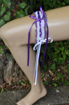 Jarretière dentelle  blanche et ruban violet