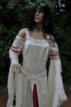 La robe de marie elfique de Dame Sandra