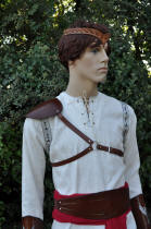 Epaulière en cuir avec harnais, inspiré d'Altaïr du jeu Assassin's creed