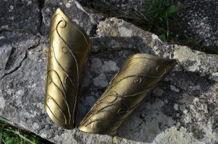 Canons d'avant-bras elfique, en cuir bronze